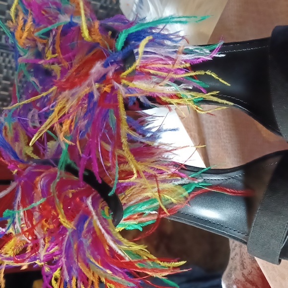 NEW Cape Robbin Black Stiletto Rainbow Feather Ankle Strap size9 - Picture 4 of 10